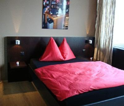 Hotel QuersINN Pfäffikon ZH Zimmer foto